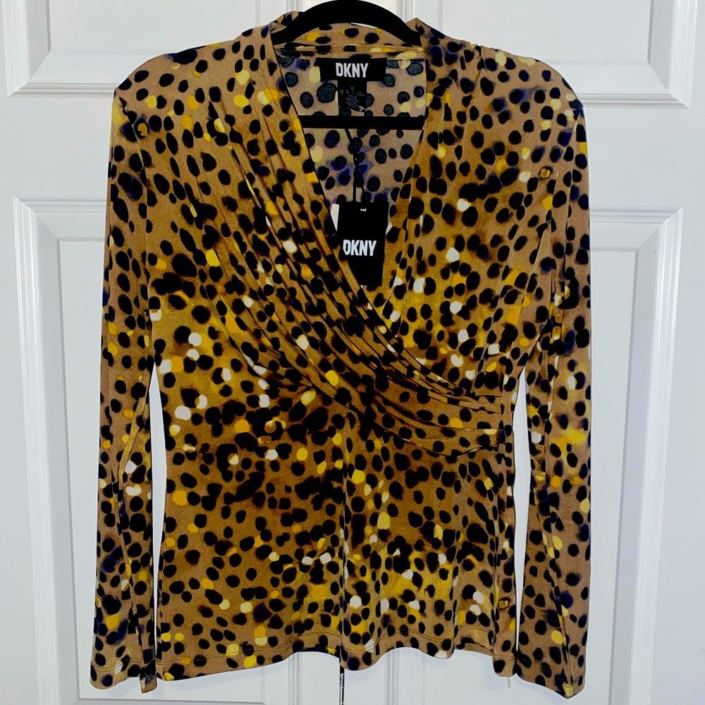 DKNY brown crème and black long sleeve v neck size med NEW with tags